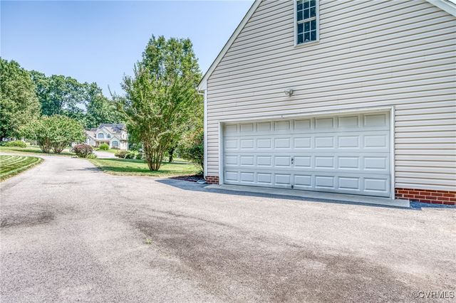 12315 Hillcreek Cir, Midlothian, VA 23112