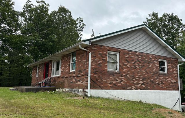 2671 KY 1036, Zachariah, KY 41301
