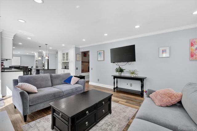 4121 Antique Lane, Bloomfield Hills, MI 48302