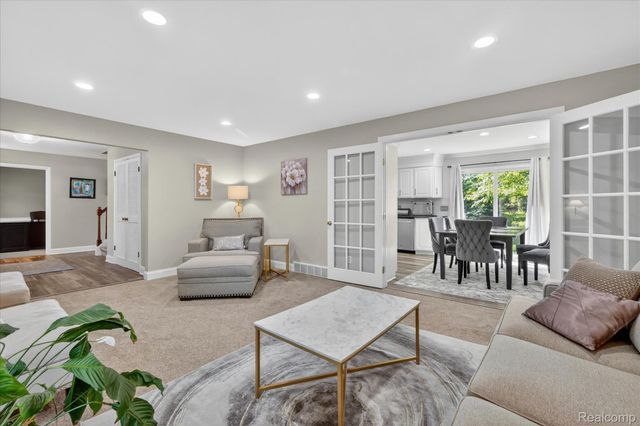 4121 Antique Lane, Bloomfield Hills, MI 48302
