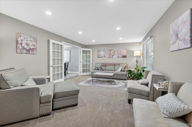 4121 Antique Lane, Bloomfield Hills, MI 48302