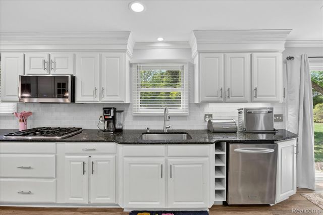 4121 Antique Lane, Bloomfield Hills, MI 48302