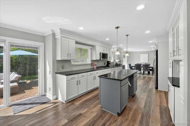 4121 Antique Lane, Bloomfield Hills, MI 48302