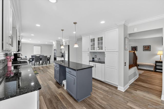 4121 Antique Lane, Bloomfield Hills, MI 48302