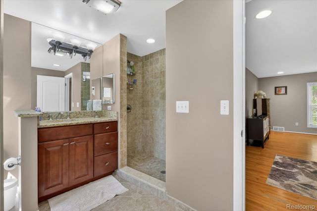 4121 Antique Lane, Bloomfield Hills, MI 48302