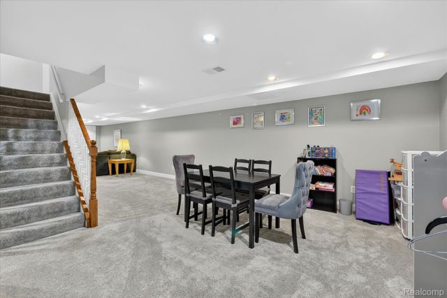 4121 Antique Lane, Bloomfield Hills, MI 48302