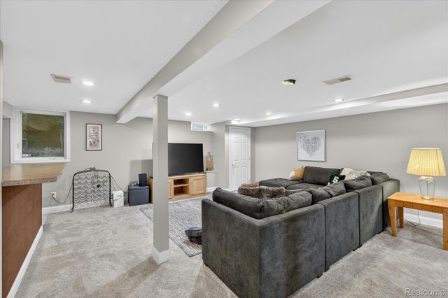 4121 Antique Lane, Bloomfield Hills, MI 48302