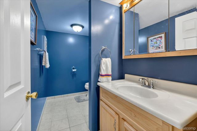4121 Antique Lane, Bloomfield Hills, MI 48302