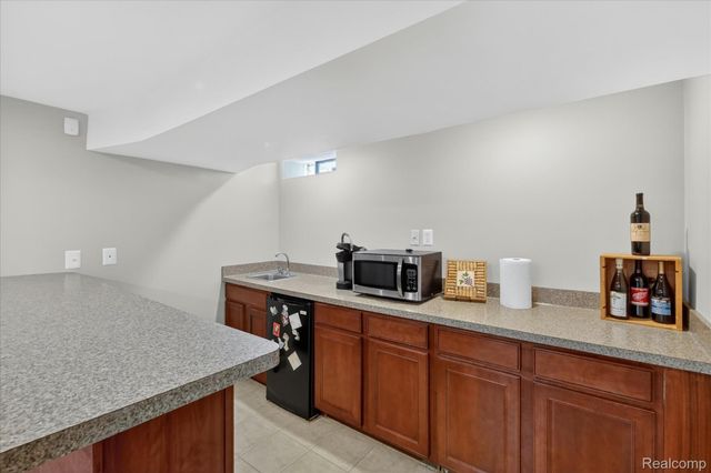 4121 Antique Lane, Bloomfield Hills, MI 48302