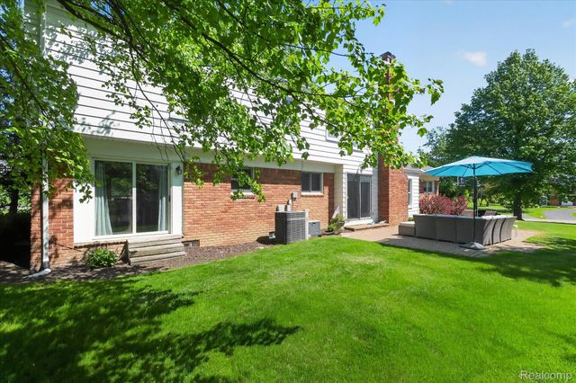 4121 Antique Lane, Bloomfield Hills, MI 48302