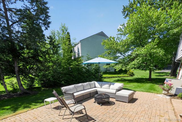 4121 Antique Lane, Bloomfield Hills, MI 48302