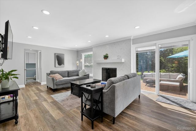 4121 Antique Lane, Bloomfield Hills, MI 48302