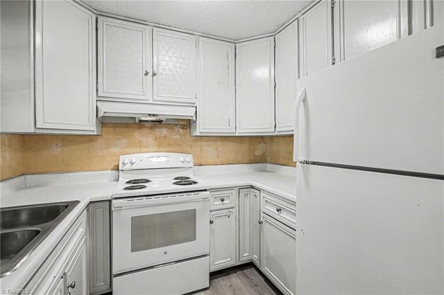 311 Salisbury Street 4, Kernersville, NC 27284