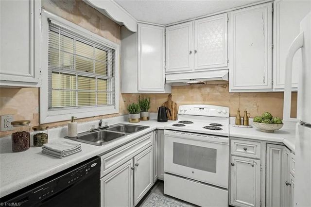 311 Salisbury Street 4, Kernersville, NC 27284