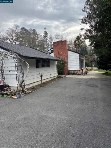 40 Oak Knoll Loop, Walnut Creek, CA 94596