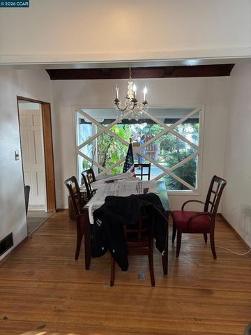 40 Oak Knoll Loop, Walnut Creek, CA 94596