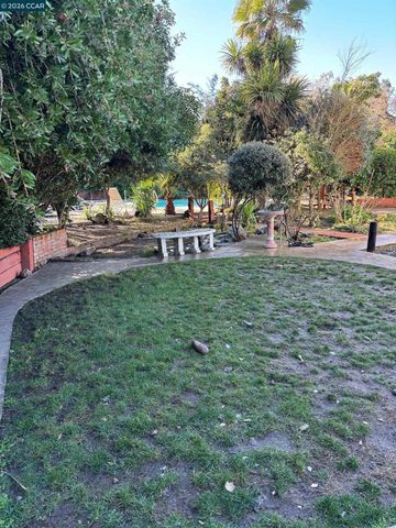 40 Oak Knoll Loop, Walnut Creek, CA 94596