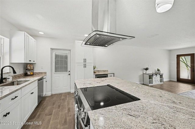 2678 PINE AVENUE, Mims, FL 32754
