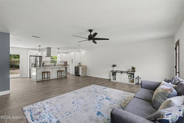 2678 PINE AVENUE, Mims, FL 32754