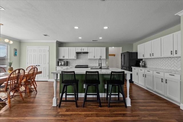 16235 Constitution Lane, Friendswood, TX 77546