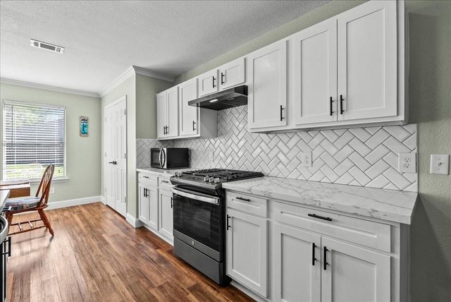 16235 Constitution Lane, Friendswood, TX 77546