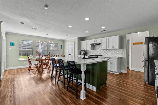 16235 Constitution Lane, Friendswood, TX 77546