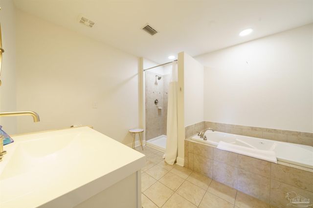 6079 Valhalla Ave, Pensacola, FL 32507