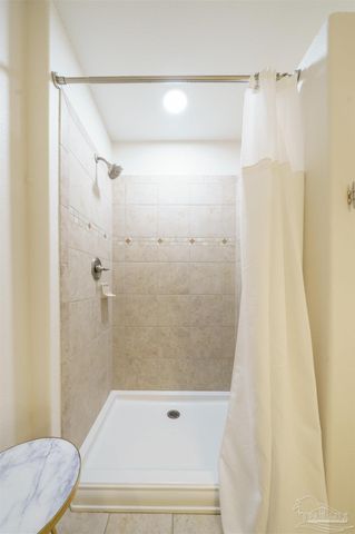 6079 Valhalla Ave, Pensacola, FL 32507