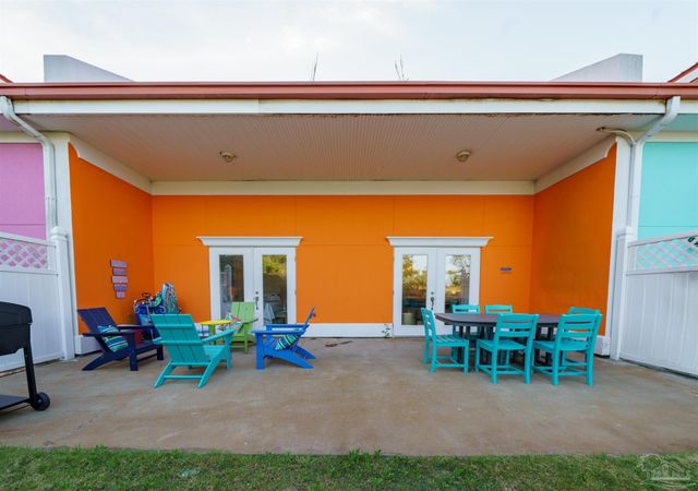 6079 Valhalla Ave, Pensacola, FL 32507