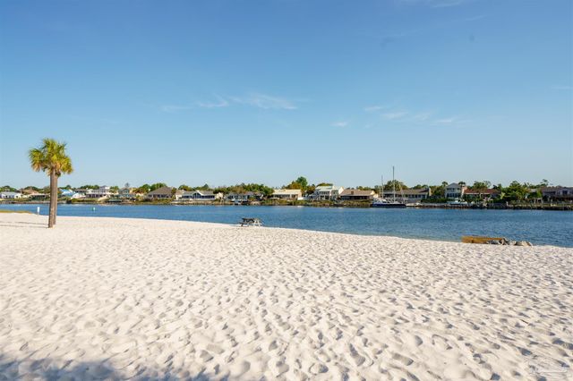 6079 Valhalla Ave, Pensacola, FL 32507