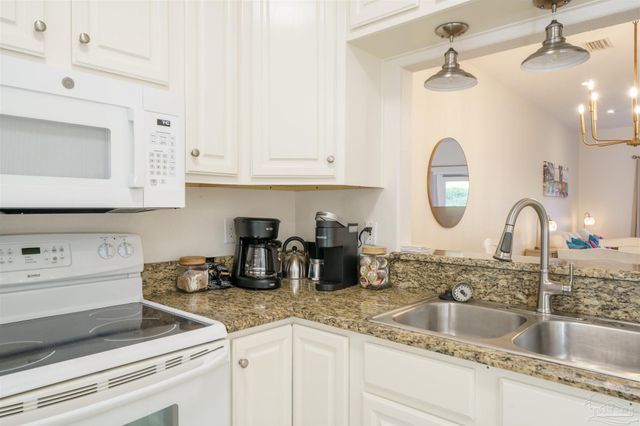 6079 Valhalla Ave, Pensacola, FL 32507