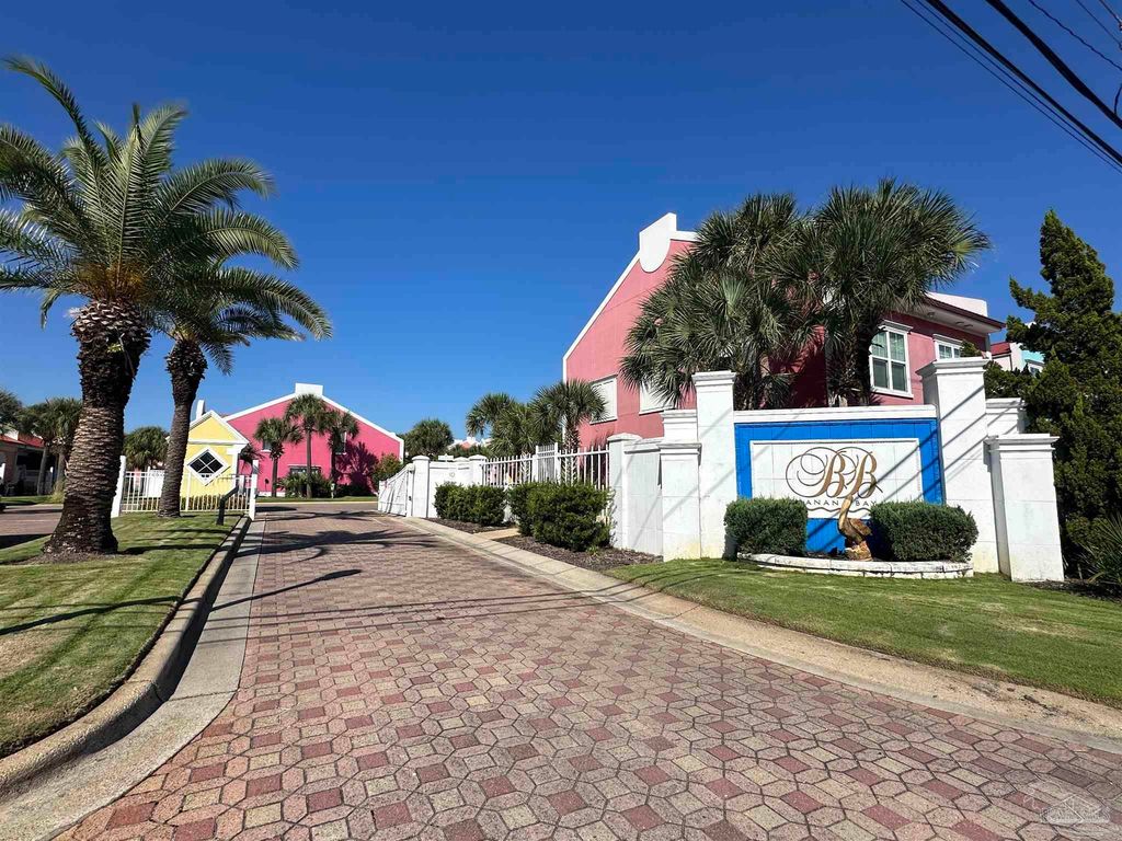 6079 Valhalla Ave, Pensacola, FL 32507