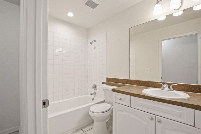 5817 MOHR LOOP, Tampa, FL 33615