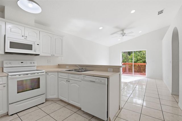 5817 MOHR LOOP, Tampa, FL 33615