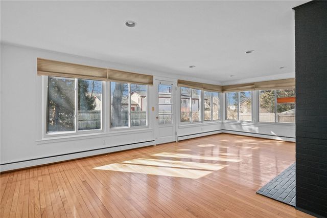 6 Conway Drive, Barrington, RI 02806