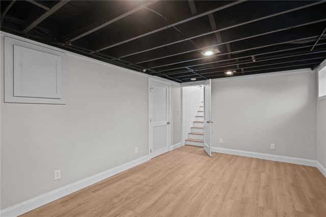 6 Conway Drive, Barrington, RI 02806