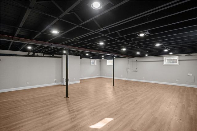 6 Conway Drive, Barrington, RI 02806