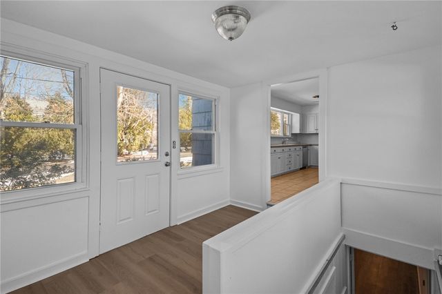 6 Conway Drive, Barrington, RI 02806