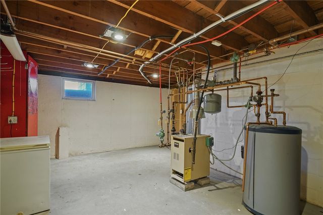 6 Conway Drive, Barrington, RI 02806