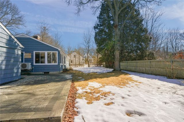 6 Conway Drive, Barrington, RI 02806