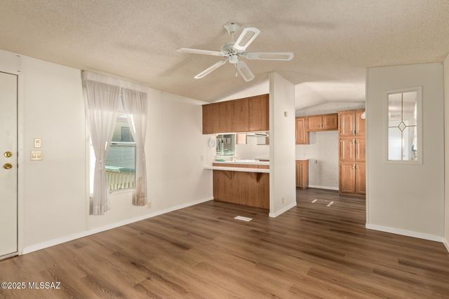 6260 S Waterton Drive, Tucson, AZ 85746