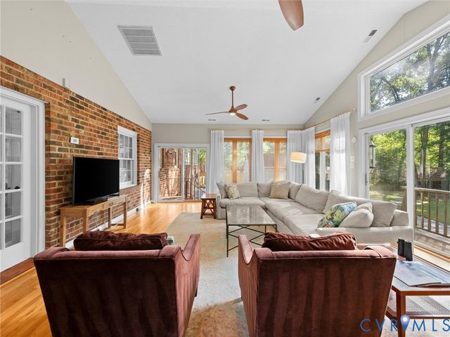 1614 Westcastle Dr, Henrico, VA 23238