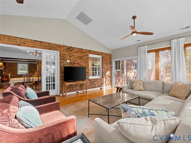 1614 Westcastle Dr, Henrico, VA 23238