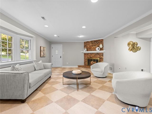 1614 Westcastle Dr, Henrico, VA 23238