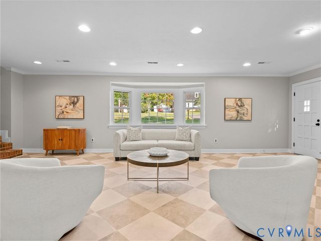 1614 Westcastle Dr, Henrico, VA 23238