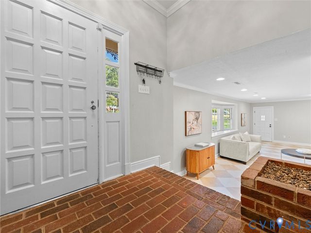 1614 Westcastle Dr, Henrico, VA 23238