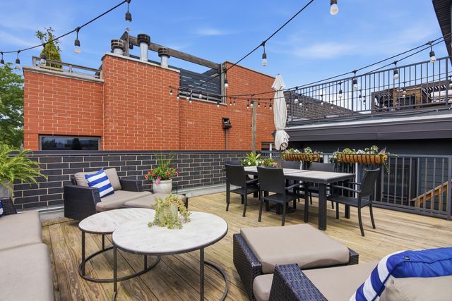 1639 N Artesian Avenue 2N, Chicago, IL 60647