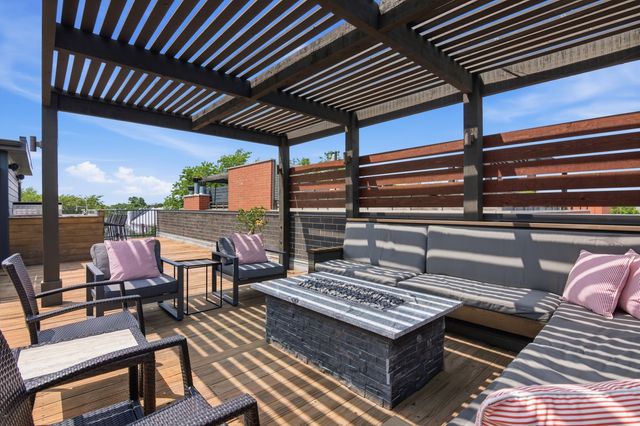 1639 N Artesian Avenue 2N, Chicago, IL 60647