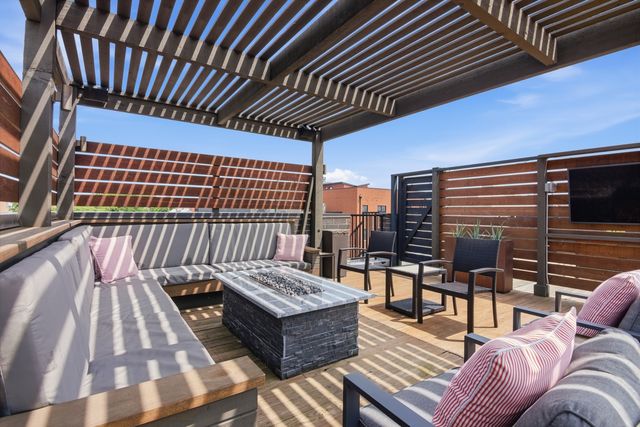 1639 N Artesian Avenue 2N, Chicago, IL 60647