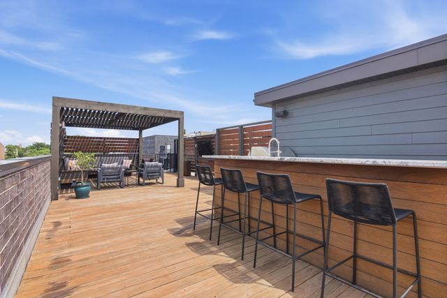1639 N Artesian Avenue 2N, Chicago, IL 60647